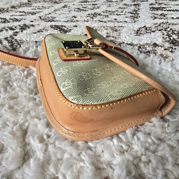 Dooney & Bourke Tan and Green Women's Bag **stain** - Picture 8 of 8
